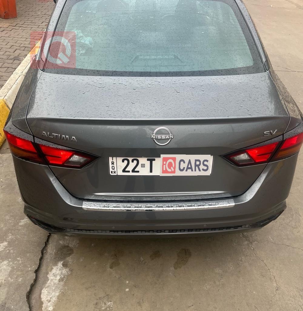 نيسان ألتيما